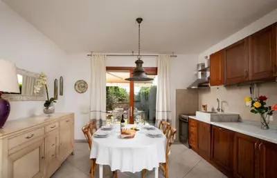 Cucina o angolo cottura di Casa Olbia con giardino