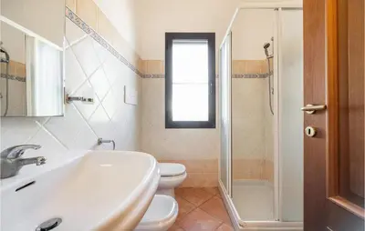 Bagno di Gorgeous Home In Orosei With Wifi