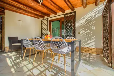 Patio o area all'aperto di Villa Raja - 5 min dalla spiaggia - con parcheggio