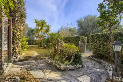 Giardino di Villa Raja - 5 min dalla spiaggia - con parcheggio