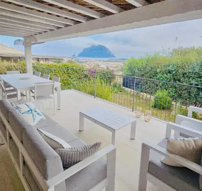 Paesaggio naturale nelle vicinanze della villa