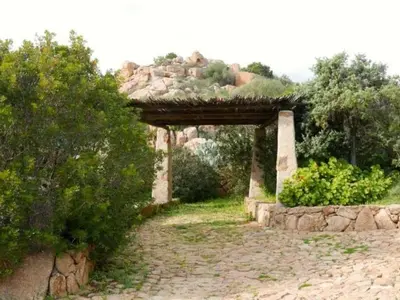 Giardino di Holiday Home Anania by Interhome