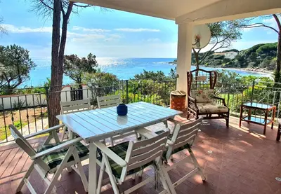 Paesaggio naturale nelle vicinanze della villa