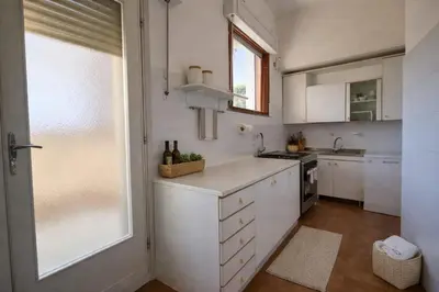 Cucina o angolo cottura di Blue Horizon Villa - Villa a pochi passi dal mare