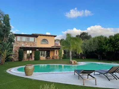 Piscina di Villa Babsy con piscina privata o nelle vicinanze