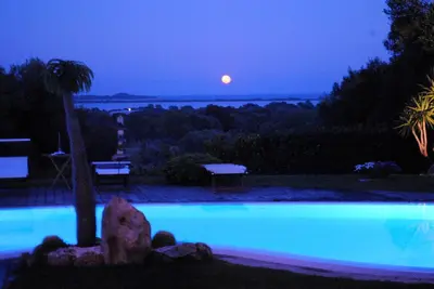 Piscina di Villa Babsy con piscina privata o nelle vicinanze