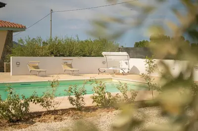 Piscina di Appartamento Posada con piscina e parcheggio privato vicino al mare o nelle vicinanze