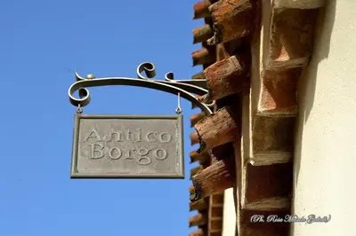 Certificato, attestato, insegna o altro documento esposto da Antico Borgo