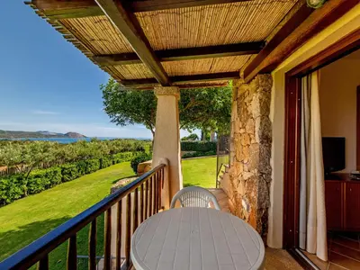 Balcone o terrazza di Holiday Home Bougainville 6 - Vista Village by Interhome