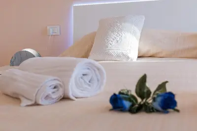 Letto o letti in una camera di Sebastian House