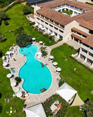 Piscina di Hotel San Teodoro o nelle vicinanze