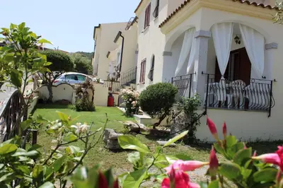 Giardino di Casa vacanza Tanaunella
