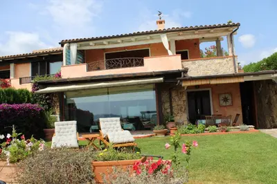 Giardino di Claude&Kate's dream house