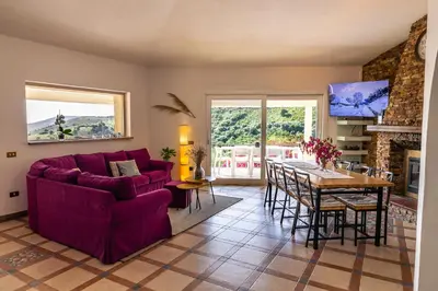 TV o dispositivi per l'intrattenimento presso Villa Mariposa exclusive private pool