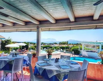 Piscina di Hotel Stefania Boutique Hotel by the Beach o nelle vicinanze