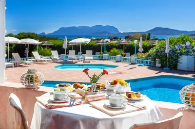 Piscina di Hotel Stefania Boutique Hotel by the Beach o nelle vicinanze