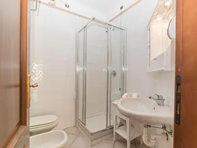 Bagno di Apartment Agrifoglio by Interhome