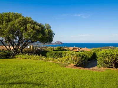 Paesaggio naturale nelle vicinanze della villa
