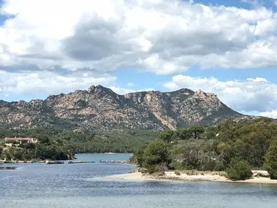 Paesaggio naturale nelle vicinanze della villa