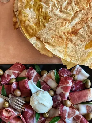 Cibo presso la locanda o nelle vicinanze