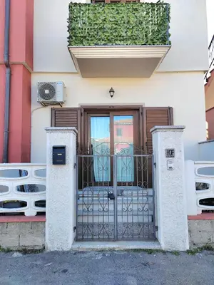 Facciata o entrata di Home of Fame - home gallery with fully equipped kitchen, separate entrance, free parking