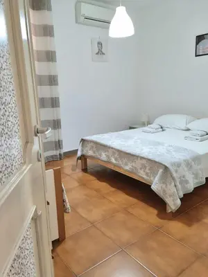 Letto o letti in una camera di Home of Fame - home gallery with fully equipped kitchen, separate entrance, free parking