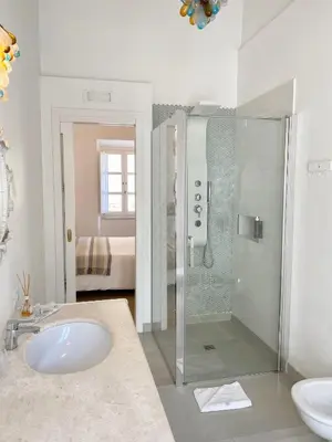 Bagno di In centro unique rooms
