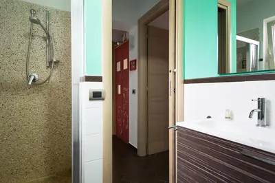 Bagno di 8 Via V. Monti