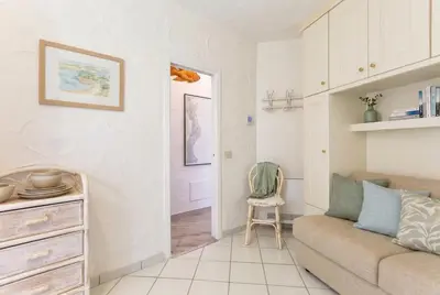 Area soggiorno di Costa Corallina Villa with direct beach access and stunning views