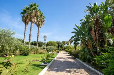 Giardino di Club Hotel Marina Beach