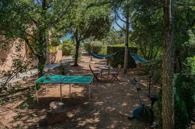 Giardino di Villa Gaviel, villa con accesso diretto al mare