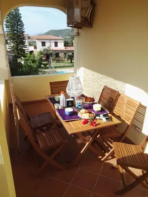 Balcone o terrazza di appartamento con vista piscina