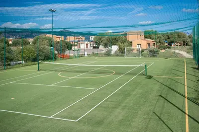Attività di tennis o squash presso l'hotel o nelle vicinanze