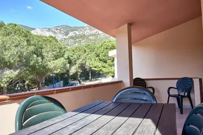 Vista generica sulle montagne o vista sulle montagne dall'interno dell'appartamento