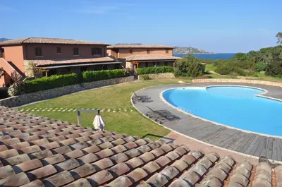 Piscina di Cala Paradiso Residence o nelle vicinanze