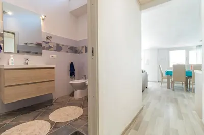 Bagno di Near The Port Apartment