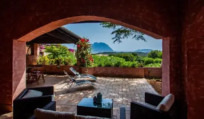 Paesaggio naturale nelle vicinanze della villa
