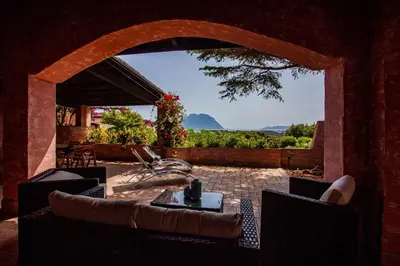 Paesaggio naturale nelle vicinanze della villa