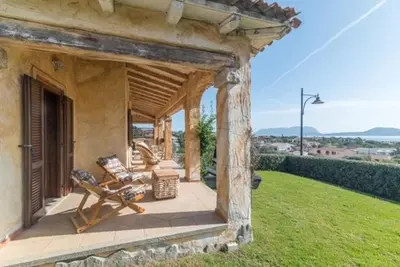 Paesaggio naturale nelle vicinanze della villa