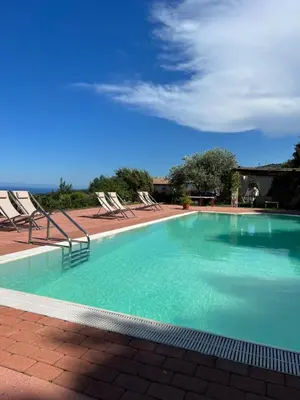 Piscina di Trasicca B&B o nelle vicinanze