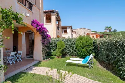 Giardino di Villaggio Perlacea - Your House in Sardinia