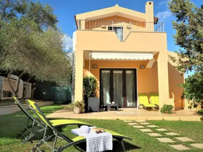 Giardino di Holiday Home Pellicano by Interhome