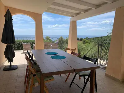Paesaggio naturale nelle vicinanze della villa