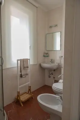 Bagno di Intra Rooms