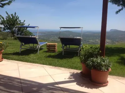 Paesaggio naturale nelle vicinanze della casa vacanze