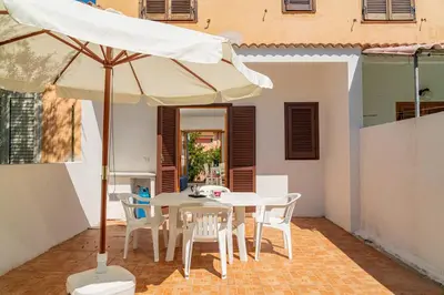 Patio o area all'aperto di Appartamento Residenziale Trilocale 4 posti letto via Oristano