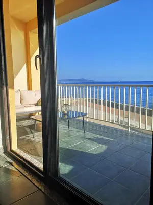 Vista generica sul mare o vista sul mare dall'interno della casa vacanze