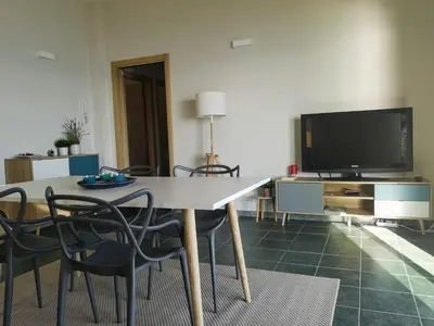 TV o dispositivi per l'intrattenimento presso casa con terrazza fronte mare