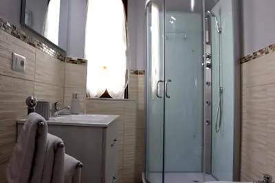 Bagno di 13 Garden Rooms