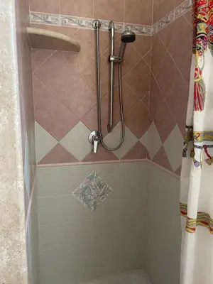Bagno di Villa Su Trechesu